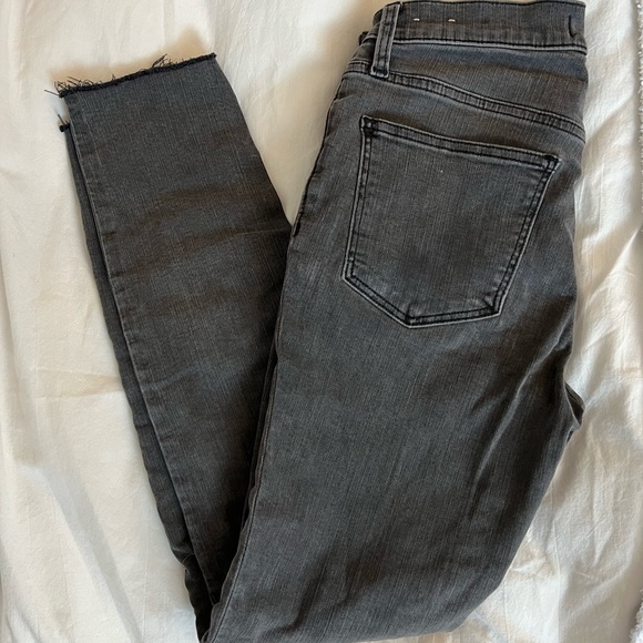 Madewell Petite 9” Mid-Rise Skinny Jeans in Black Sea size 26P - Picture 2 of 7